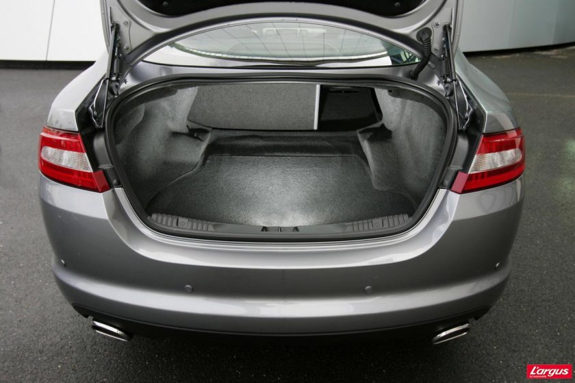 Jaguar XF 2008 багажник
