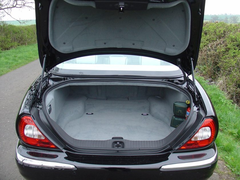 Багажник Jaguar XJ x350