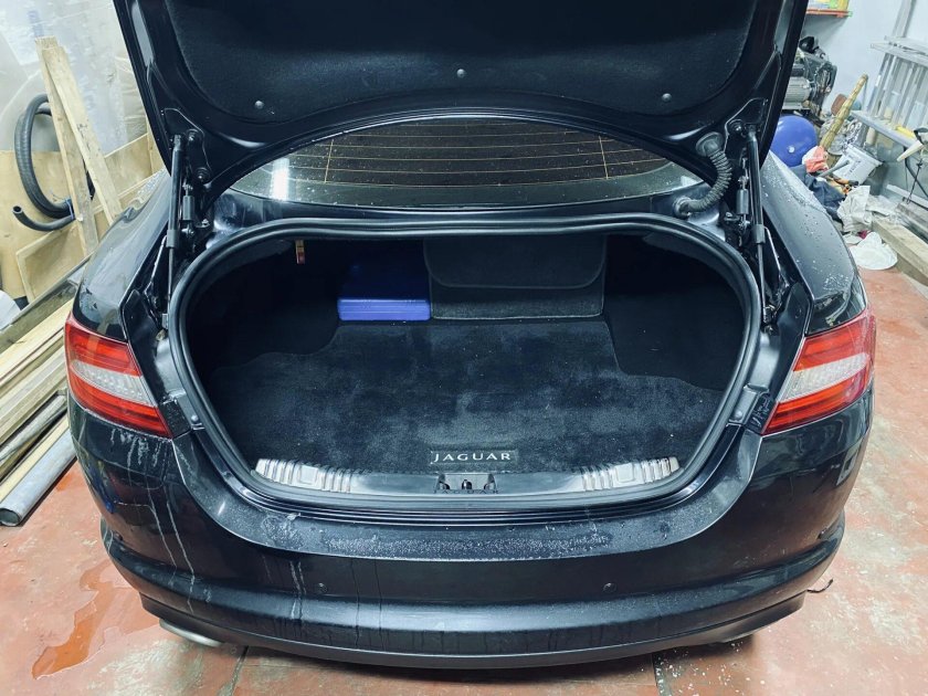 Jaguar XF 2008 багажник