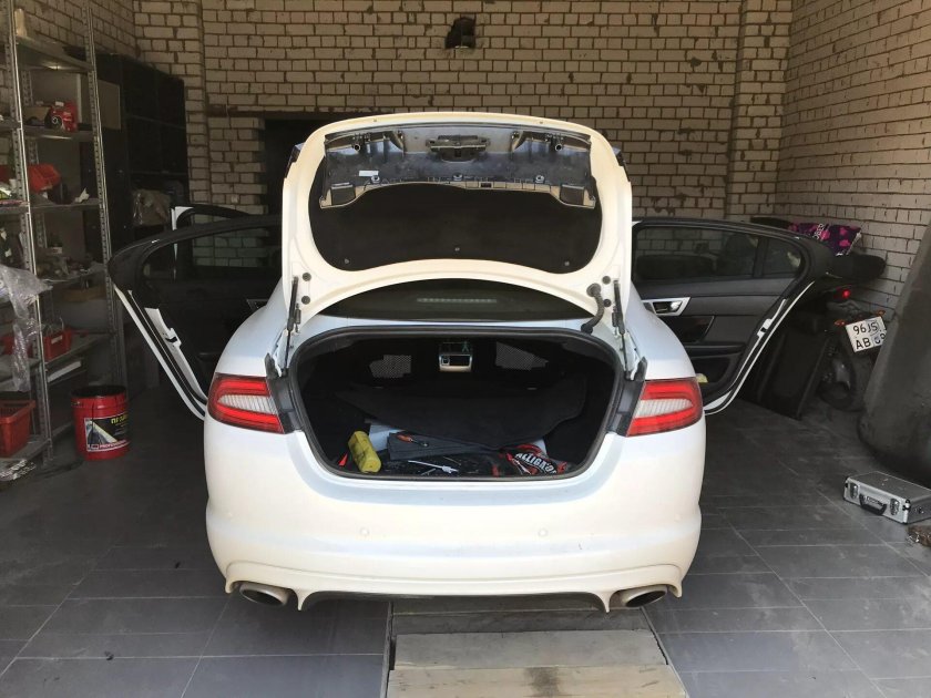 Jaguar XF 2008 багажник