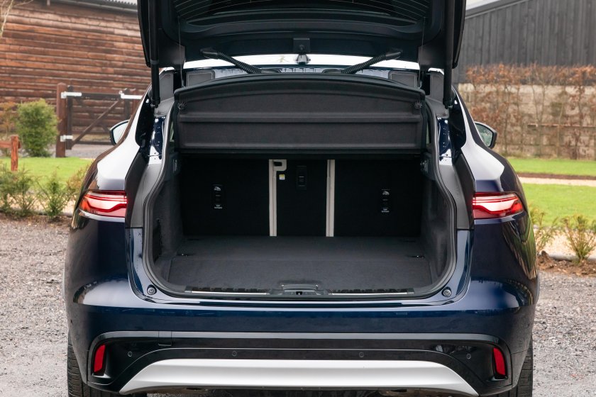 Jaguar f-Pace багажник