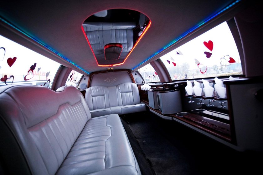 Лимузин Линкольн Таун 2020 внутри