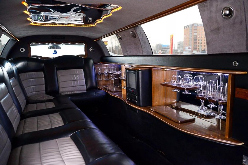 Linсoln Тоwn Сar лимузин