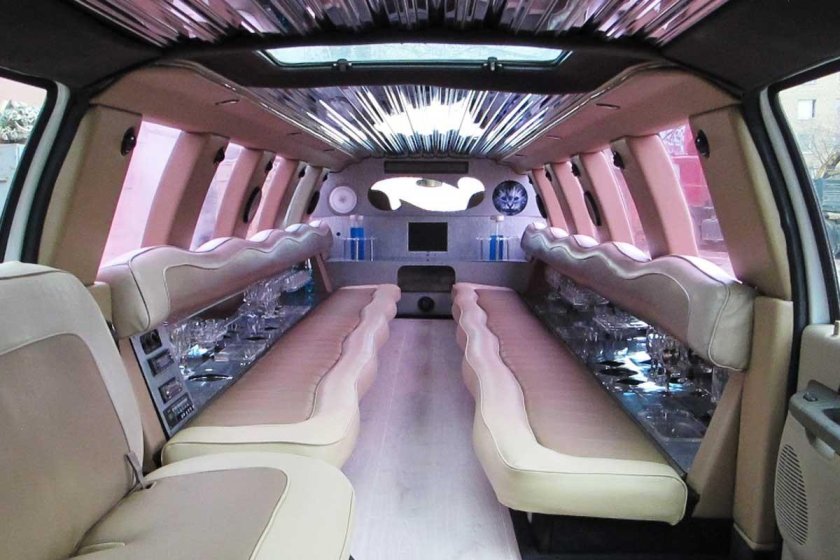 Форд Экскурсион лимузин салон