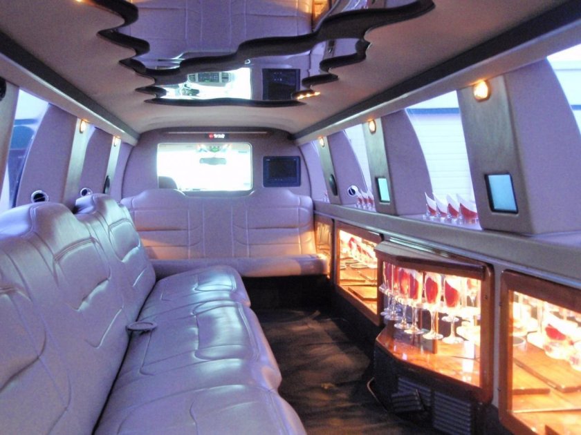 Кадиллак лимузин внутри
