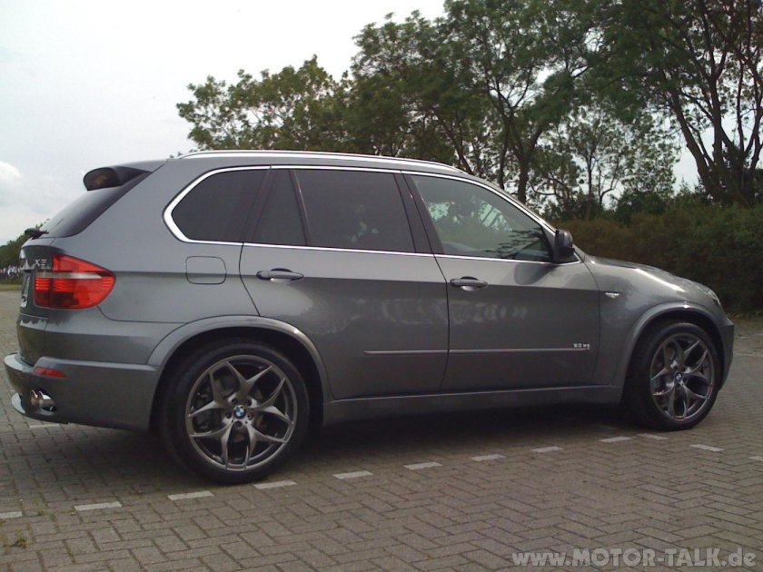 BMW x5 e70 серый