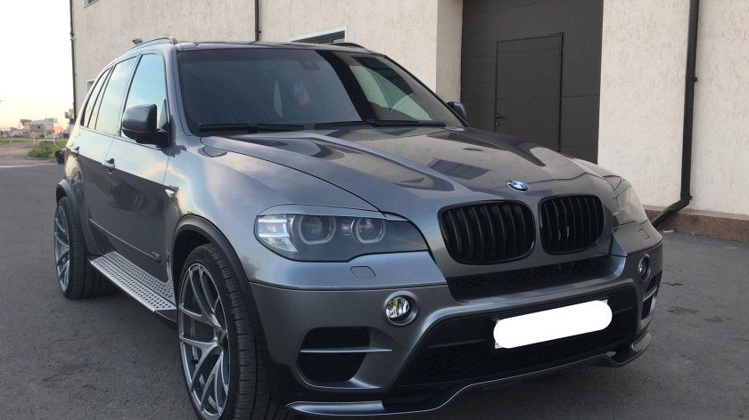 БМВ Икс 5 е 70