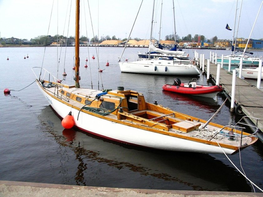 Парусная яхта л6