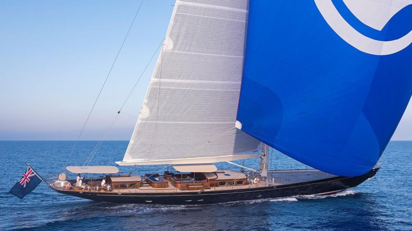 Парусная яхта Atalante