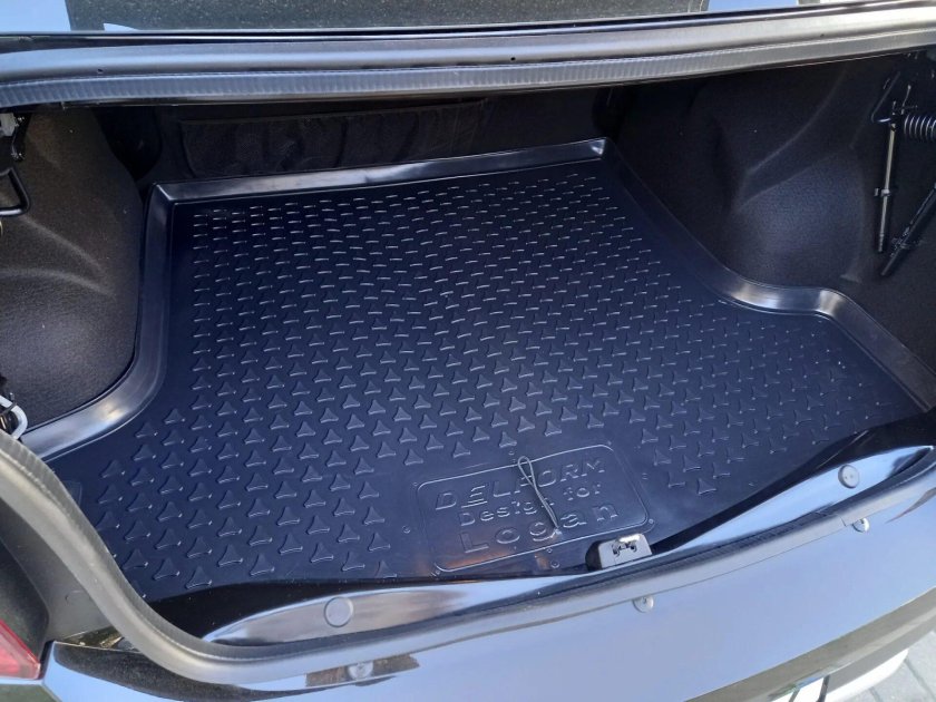 Рено Логан степвей багажник