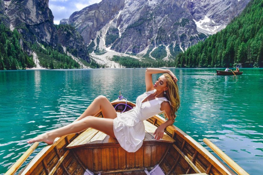 Наталья Форест босиком