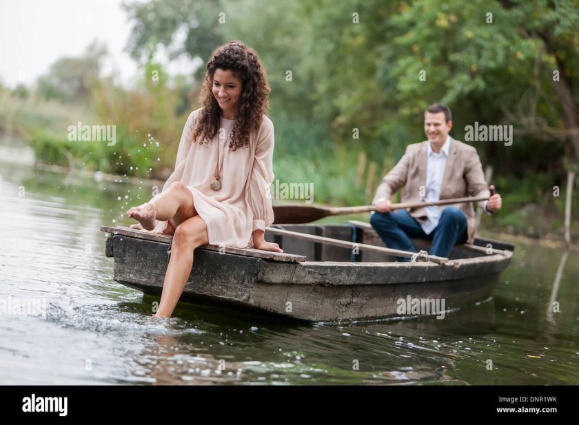 Девушка в лодке