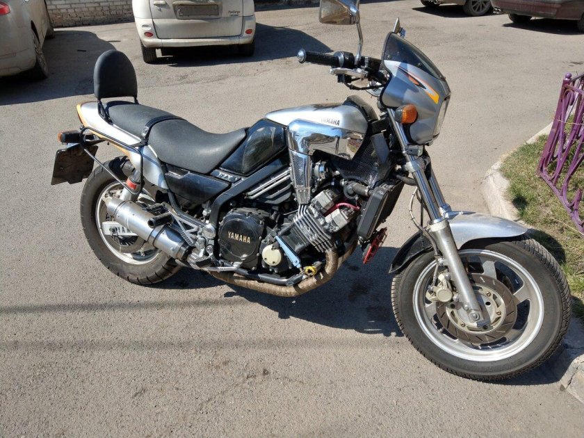 Yamaha FZX 750