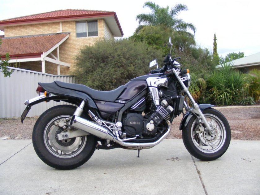 Yamaha FZX 750