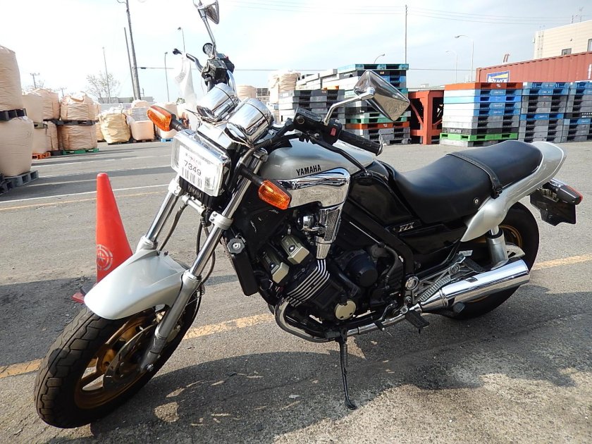 Yamaha FZX 750