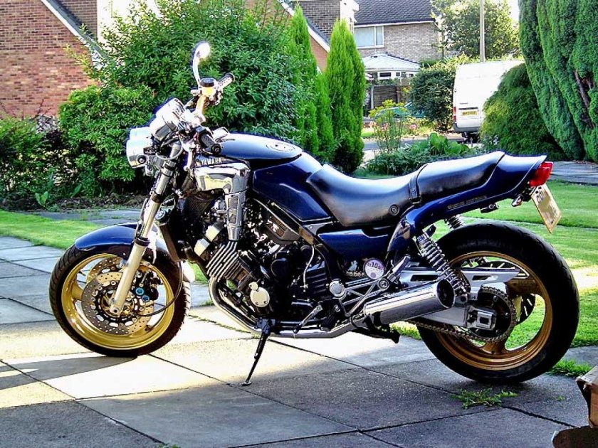 Yamaha FZX 750