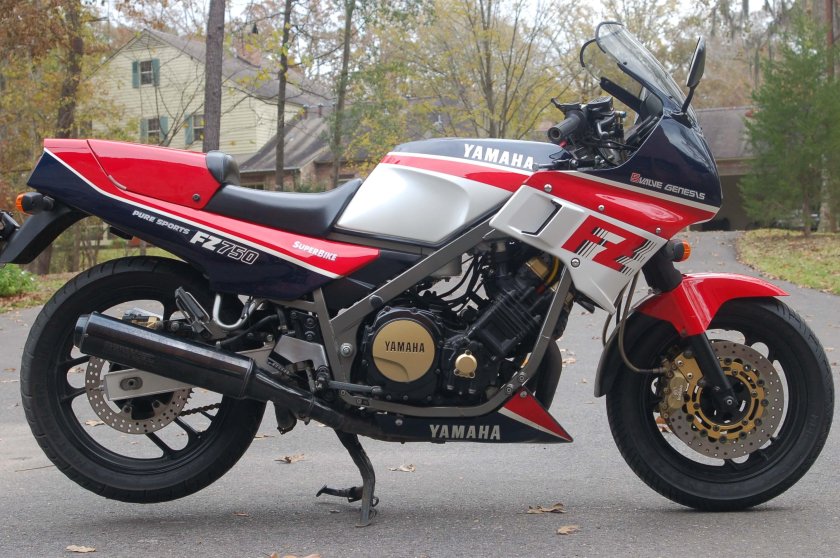 Yamaha FZR 750 Genesis