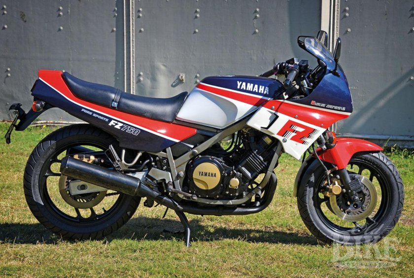 Yamaha FZ 750