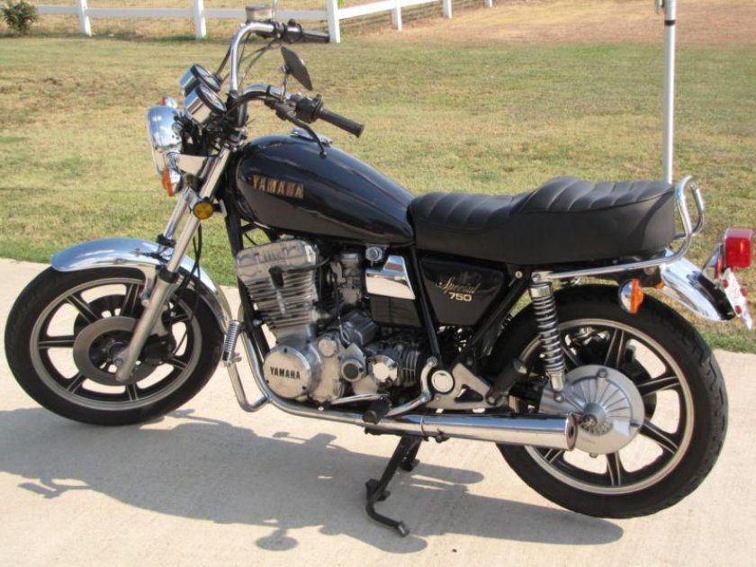 Yamaha XS 750