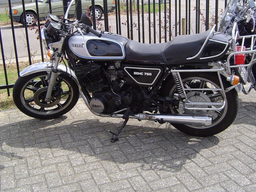Ямаха XS 750