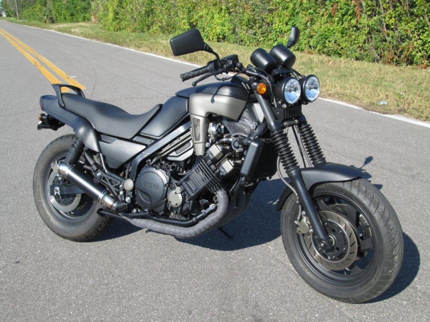 Yamaha FZX 750