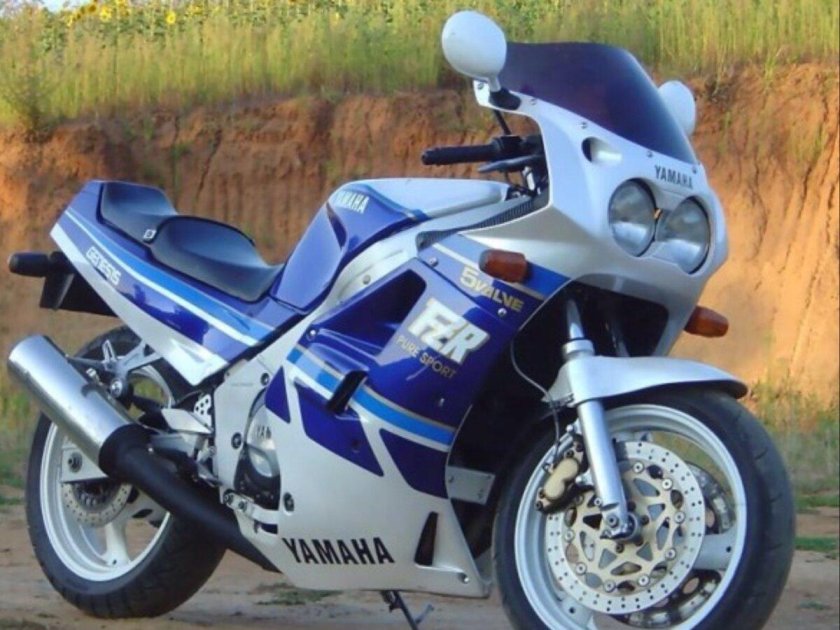 Yamaha FZR 750