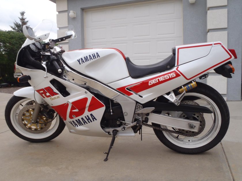 Yamaha FZR 750 Genesis