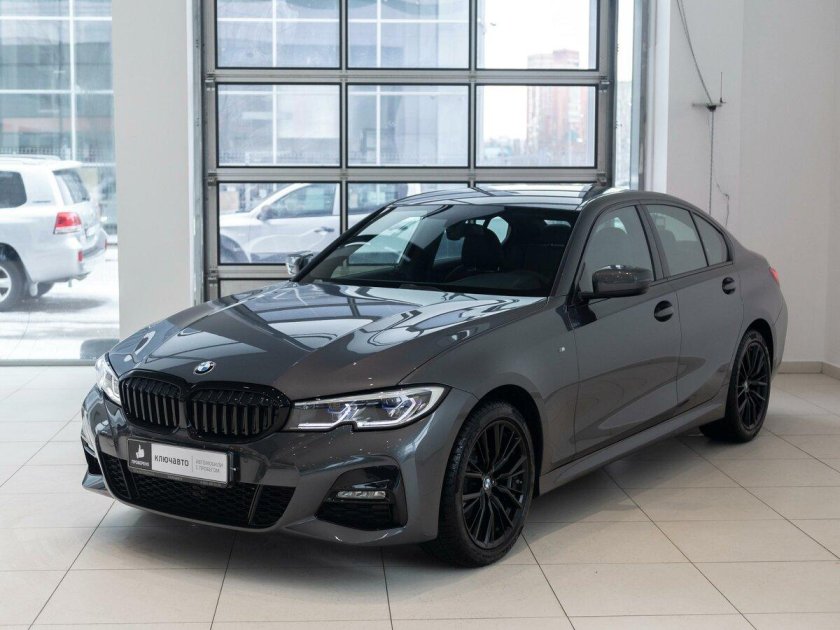 БМВ серая 2021