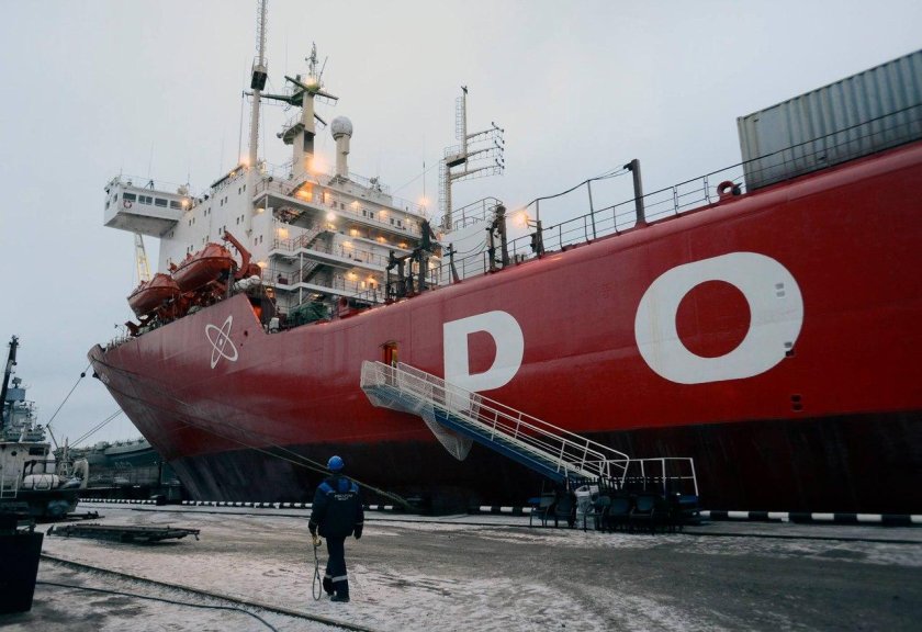 Атомный контейнеровоз Севморпуть