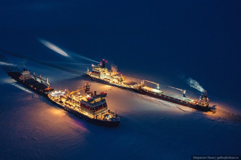 Ледокол 22220