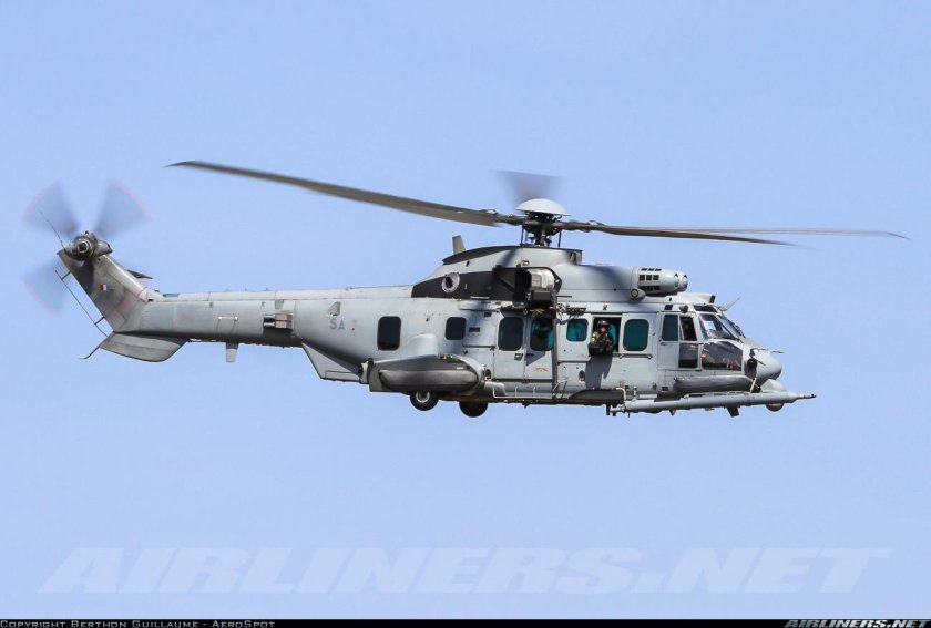 Вертолет as 332 super puma