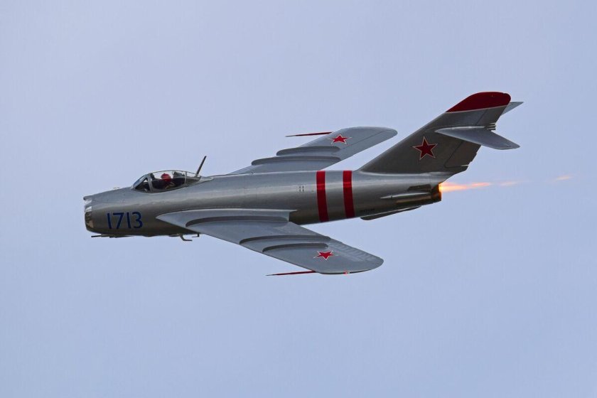 Миг-17 истребитель