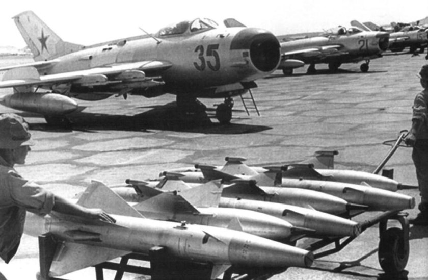 Миг-19 истребитель