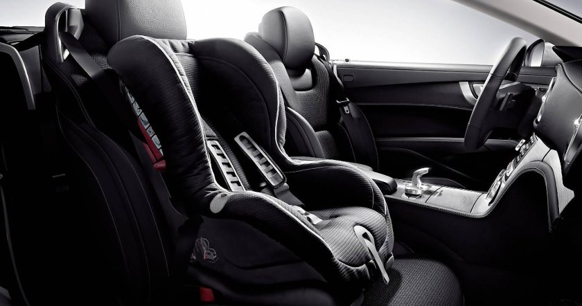 Детское кресло Мерседес-Бенц