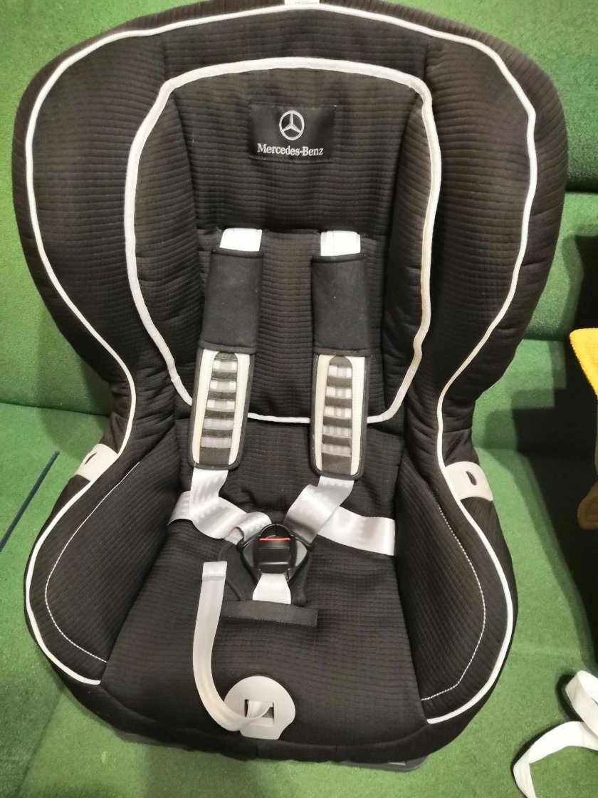 Автокресло Мерседес Бенц детское