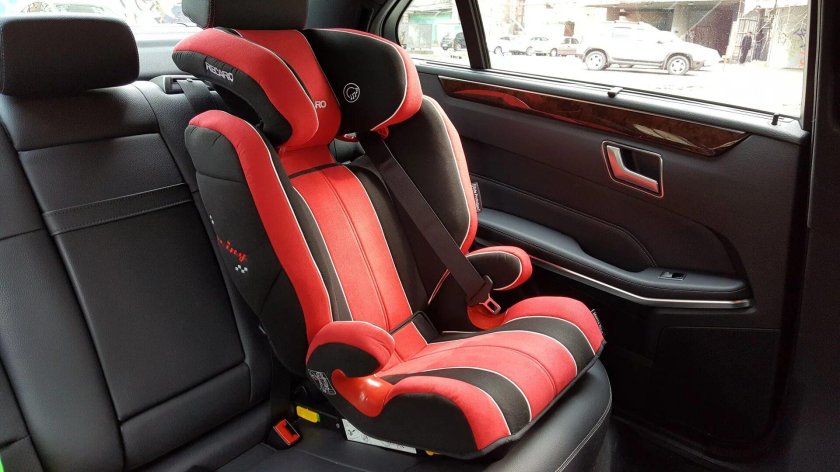 Детское кресло Мерседес-Бенц