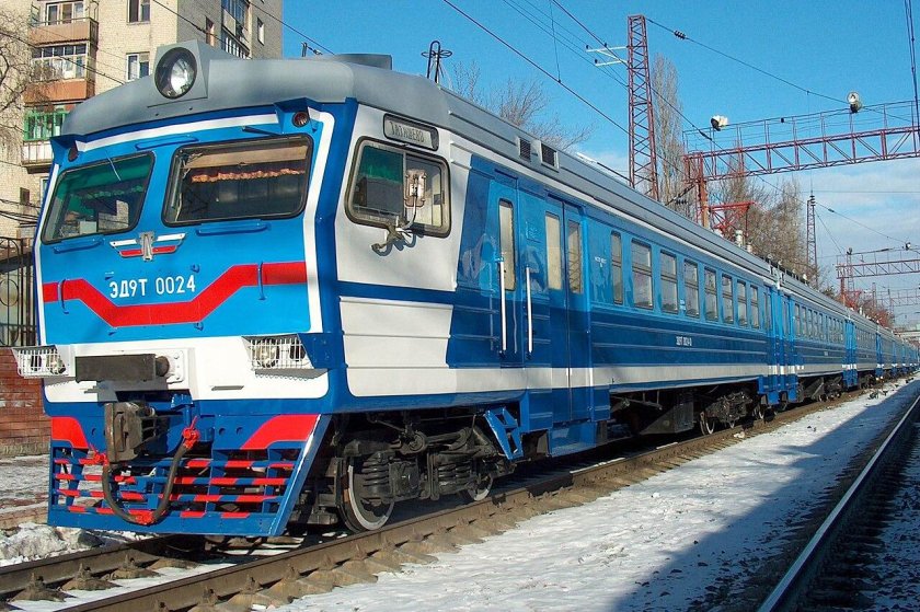 Электропоезд эд9т