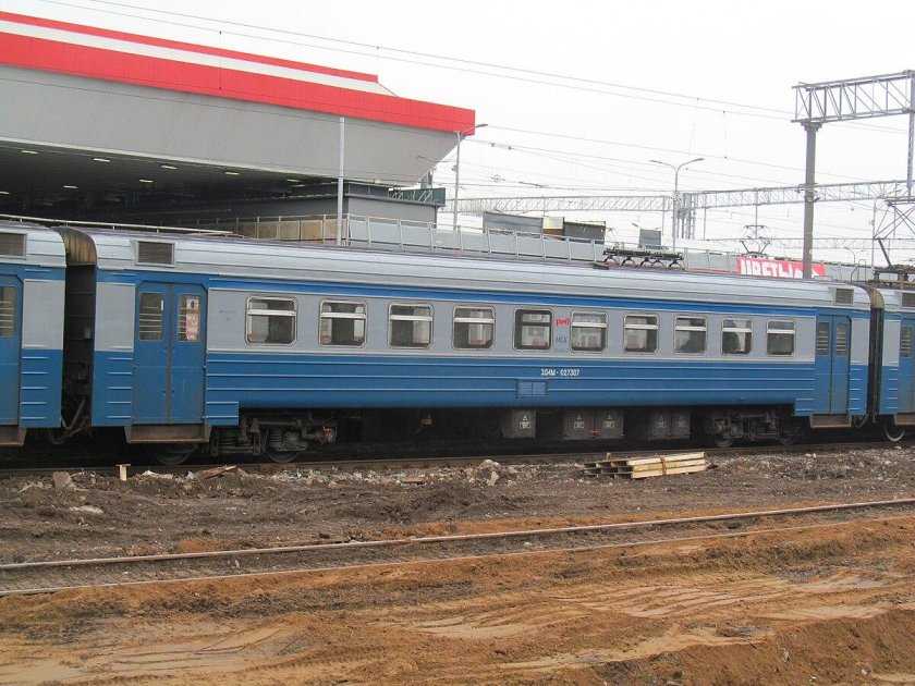 Эд4м промежуточный вагон