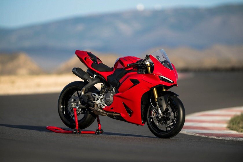 Мотоцикл ducati panigale v4 r