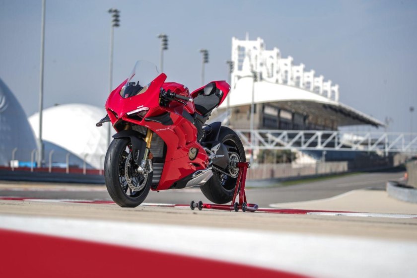 Мотоцикл Ducati Panigale v4