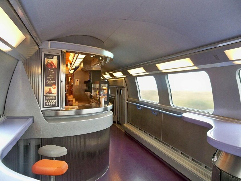 TGV поезд внутри