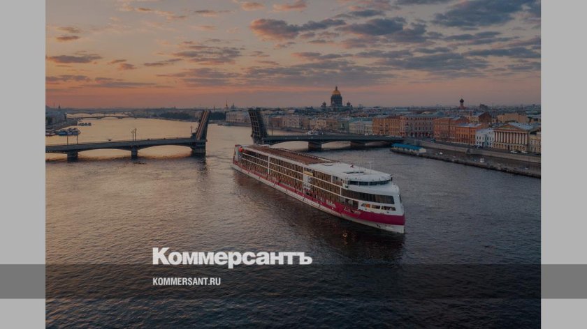 Теплоход мустай карим