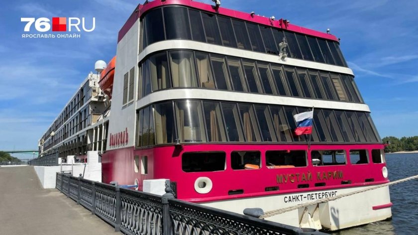 Речной теплоход Мустай Карим