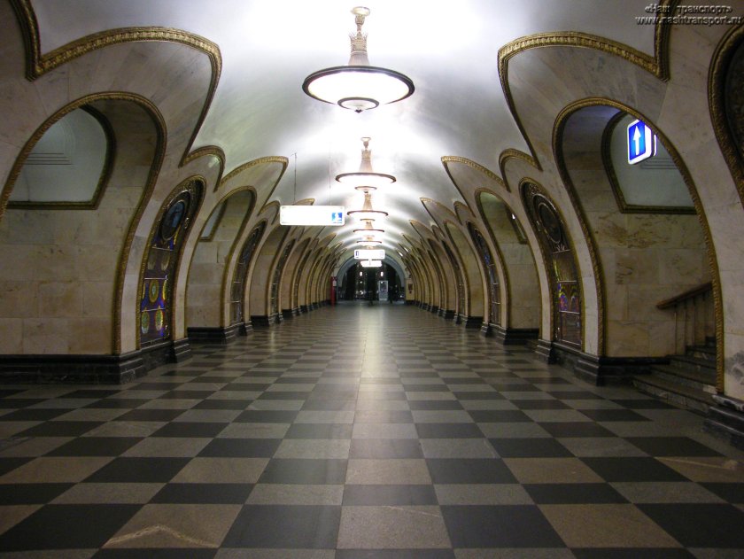 Станция метро Новослободская