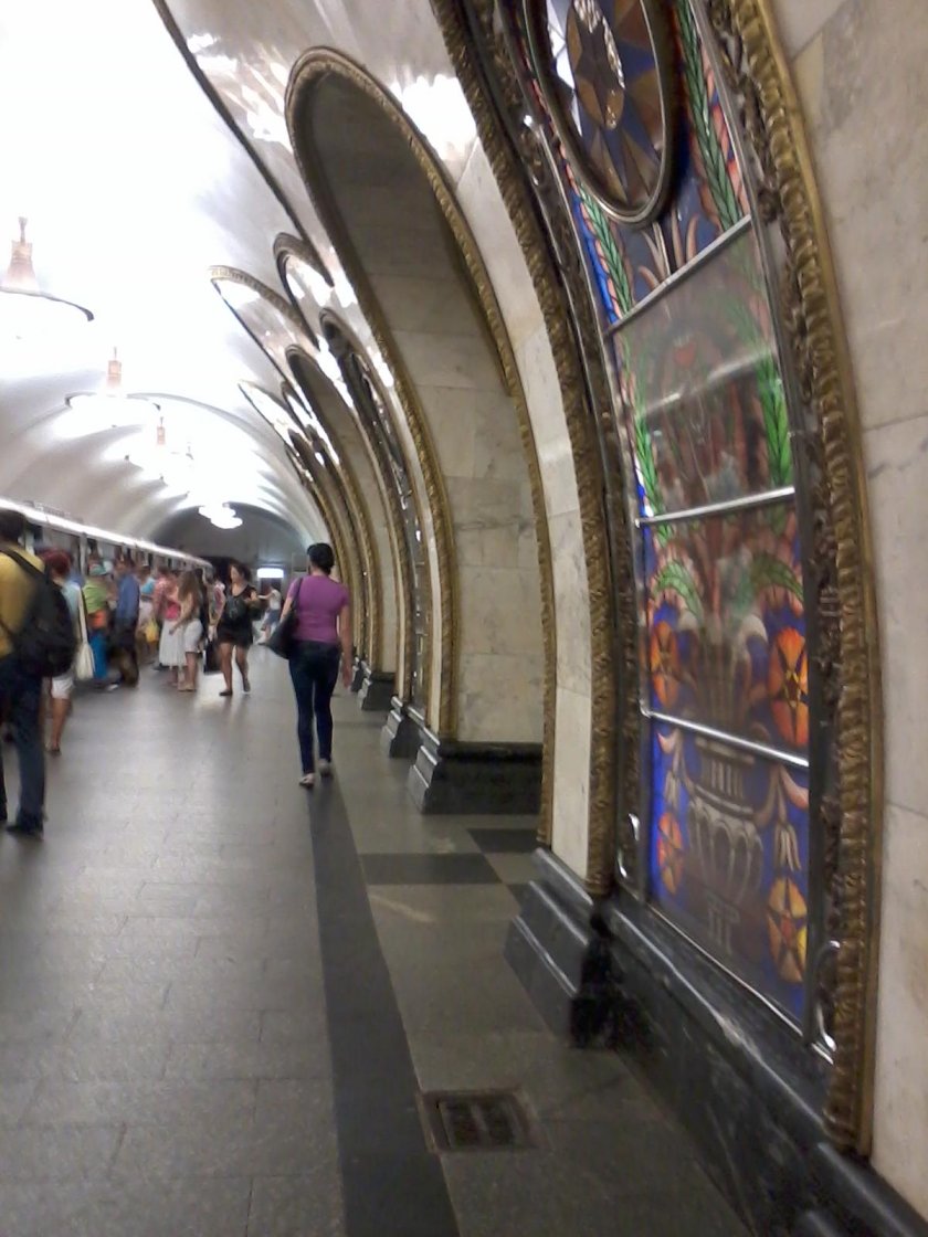 Московское метро станция Новослободская