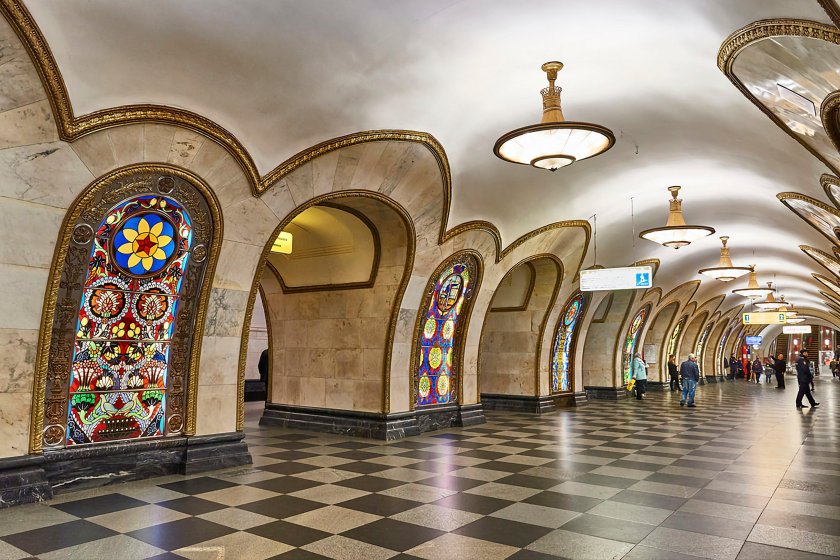 Станция метро Новослободская