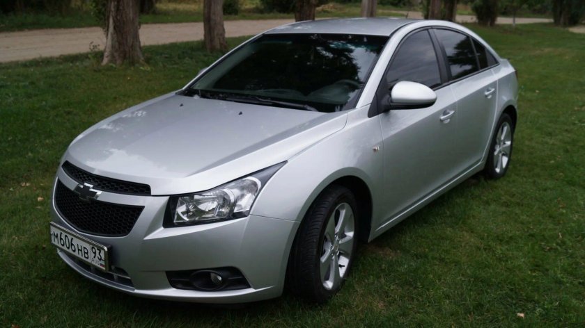 Шевроле Круз серебристый