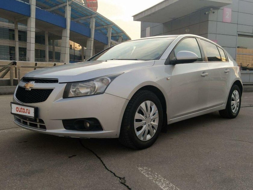 Шевроле круз седан серебристый