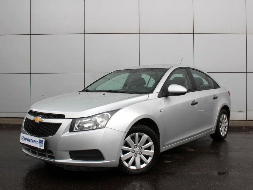 Шевроле Круз седан серебристый 2011