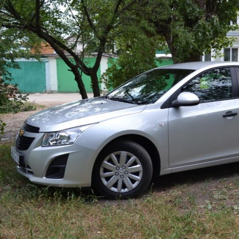 Шевроле Круз хэтчбек 2012 серебристый металлик